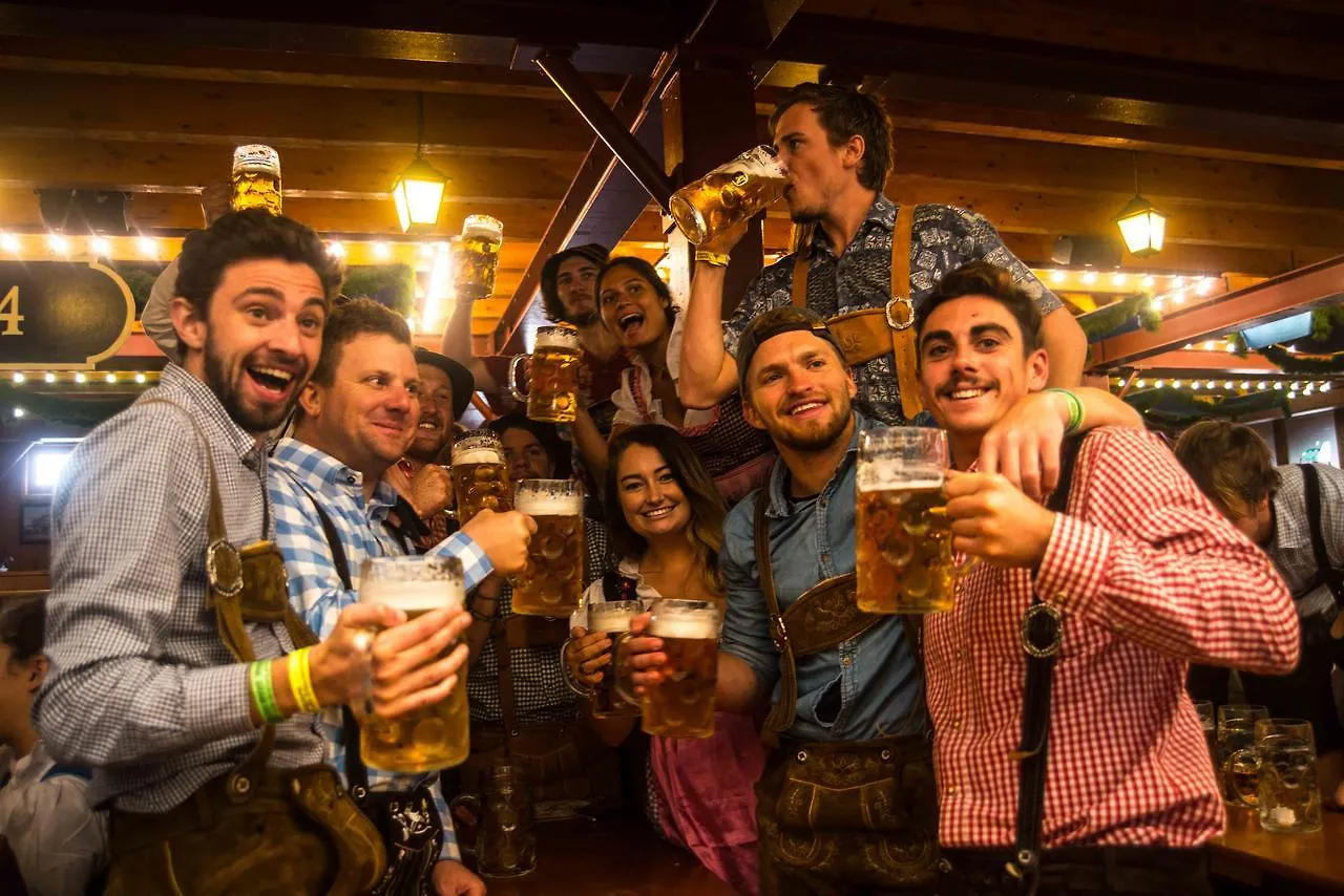 Отель Munich Oktoberfest Glamping