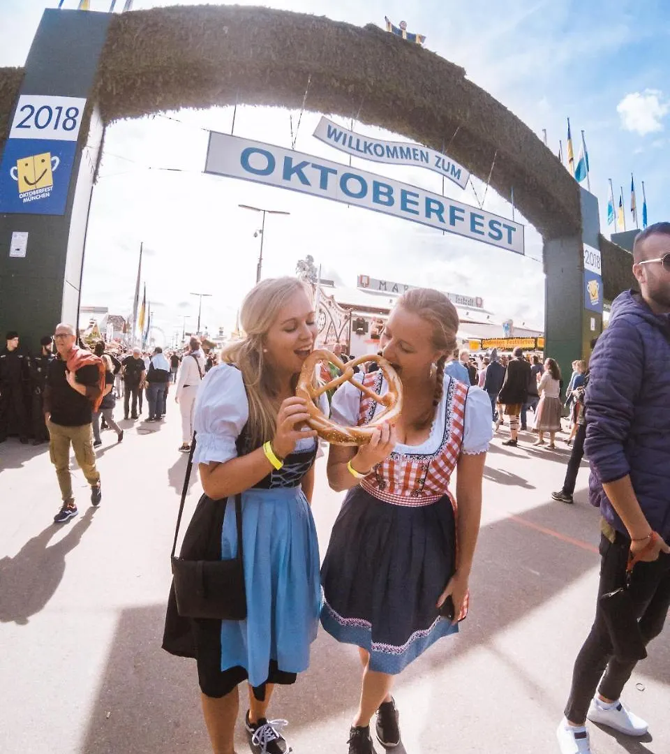 Отель Munich Oktoberfest Glamping 2*,  Германия