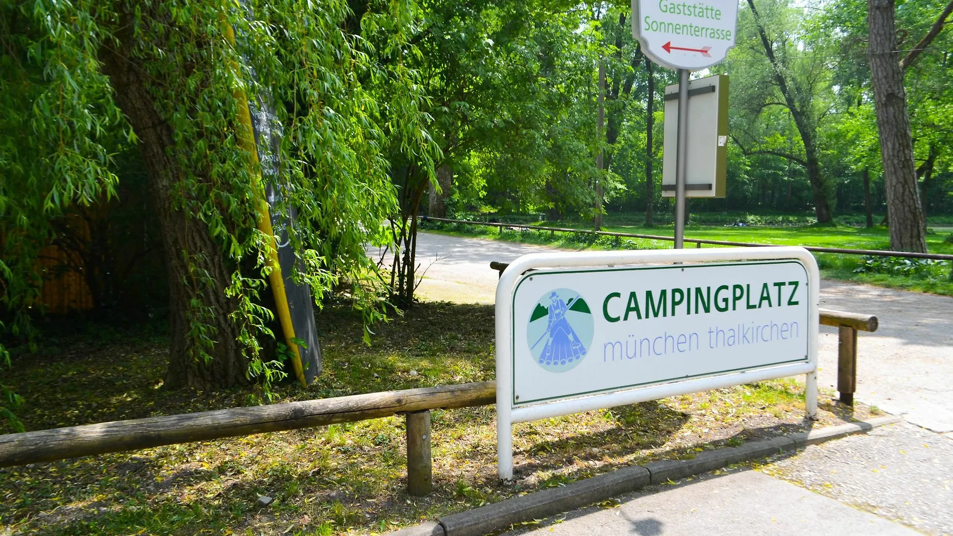 Hotel Munich Oktoberfest Glamping
